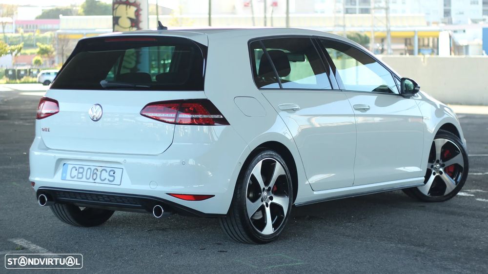 VW Golf GTI Performance BlueMotion DSG - 3