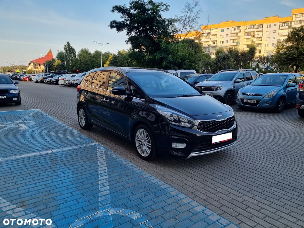 Kia Carens - 3