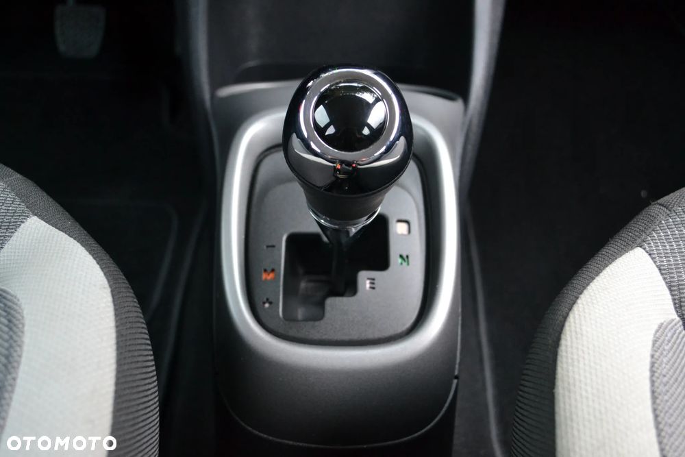 Toyota Aygo x.shift x-play connect - 30