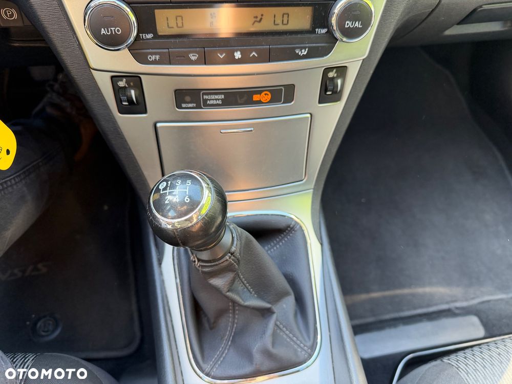 Toyota Avensis Touring Sports 1.8 Executive - 18