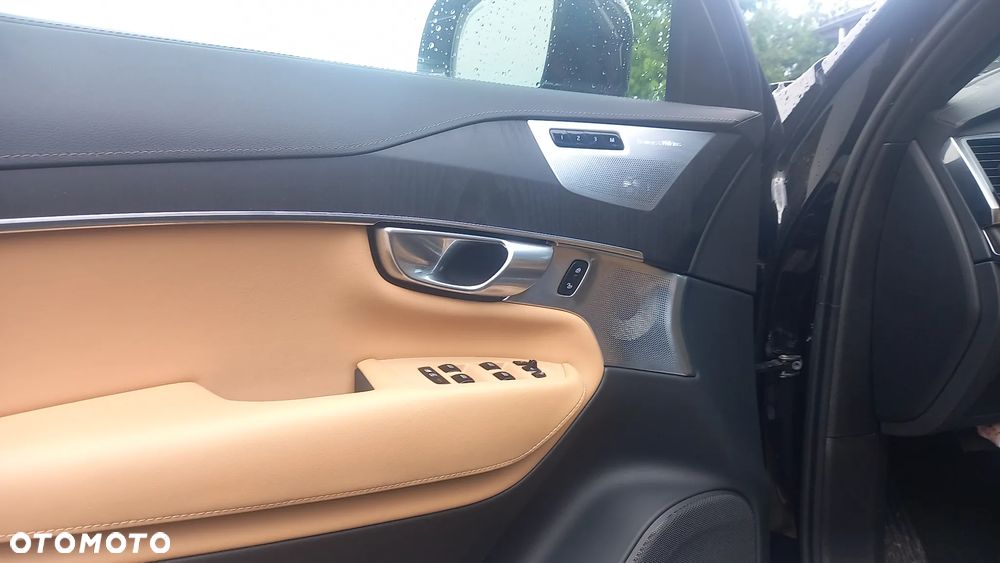 Volvo XC 90 - 7