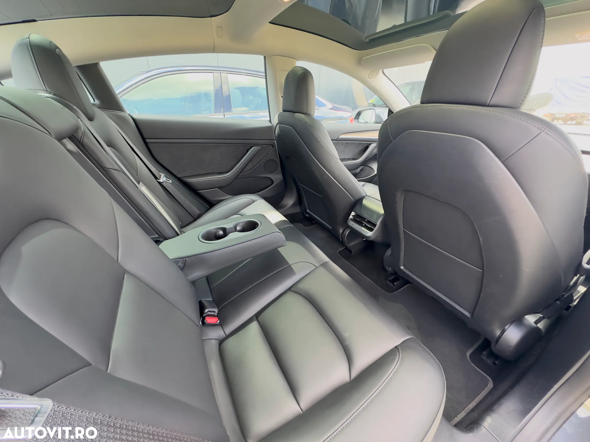 Tesla Model 3 Langstreckenbatterie Allradantrieb Dual Motor - 17