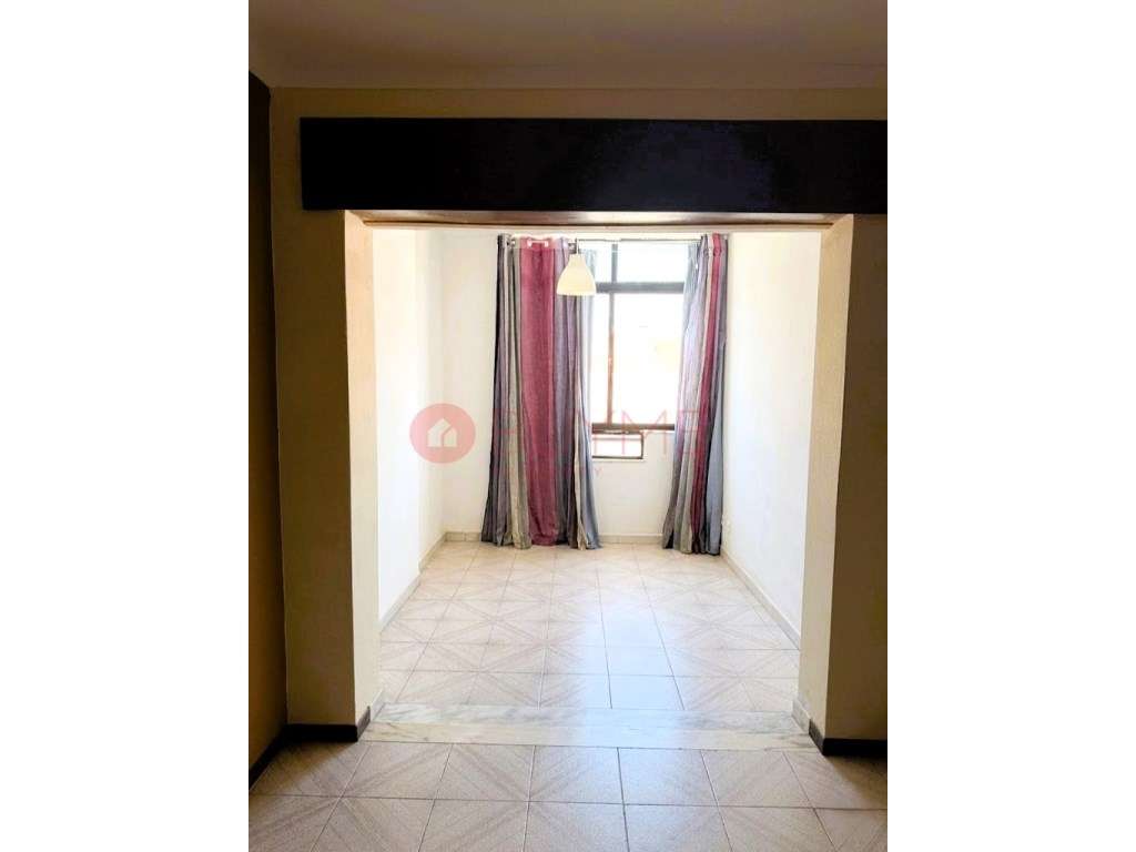 Apartamento T1 com Garagem em Quarteira - Grande imagem: 3/10