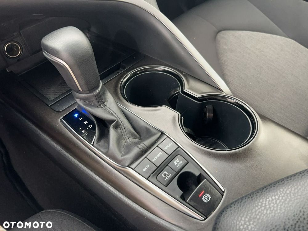 Toyota Camry - 18
