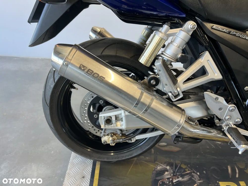 Suzuki GSX - 28