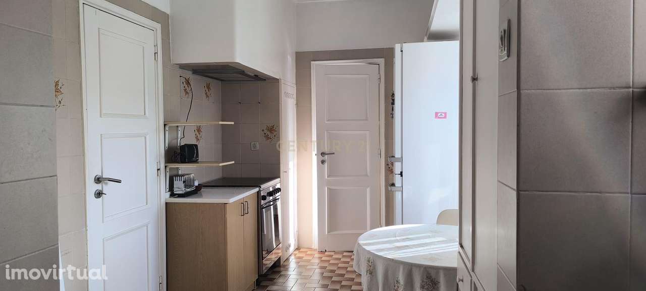 T2, a 10 min do terminal rodo-ferro-fluvial do Barreiro e a 30 min de - Grande imagem: 5/36