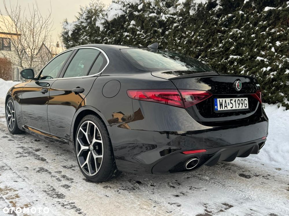 Alfa Romeo Giulia - 2