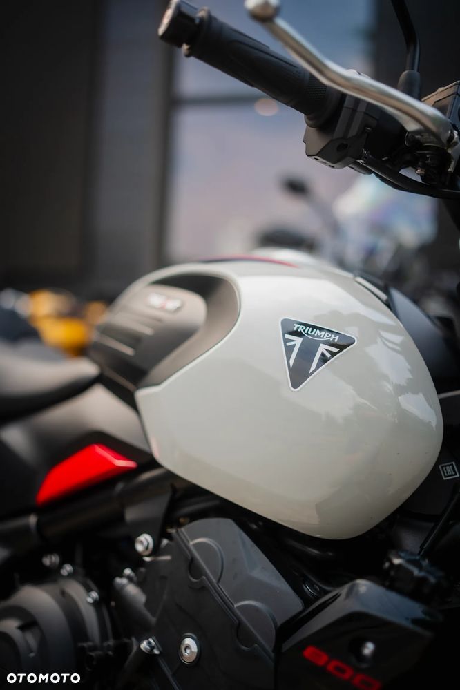 Triumph Trident - 4