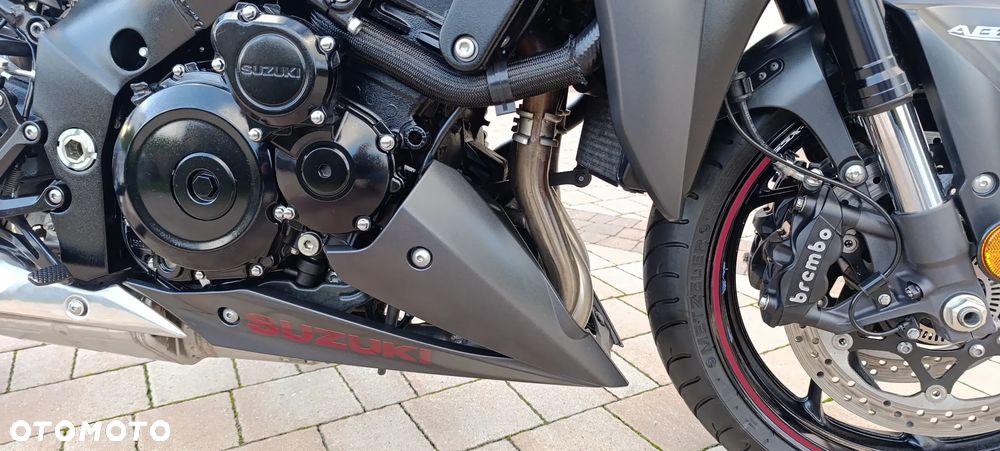 Suzuki GSX 1000 - 28