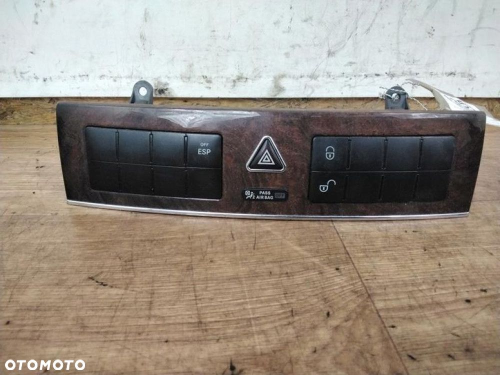 mercedes w203 przełącznik awaryjnych 2038215281