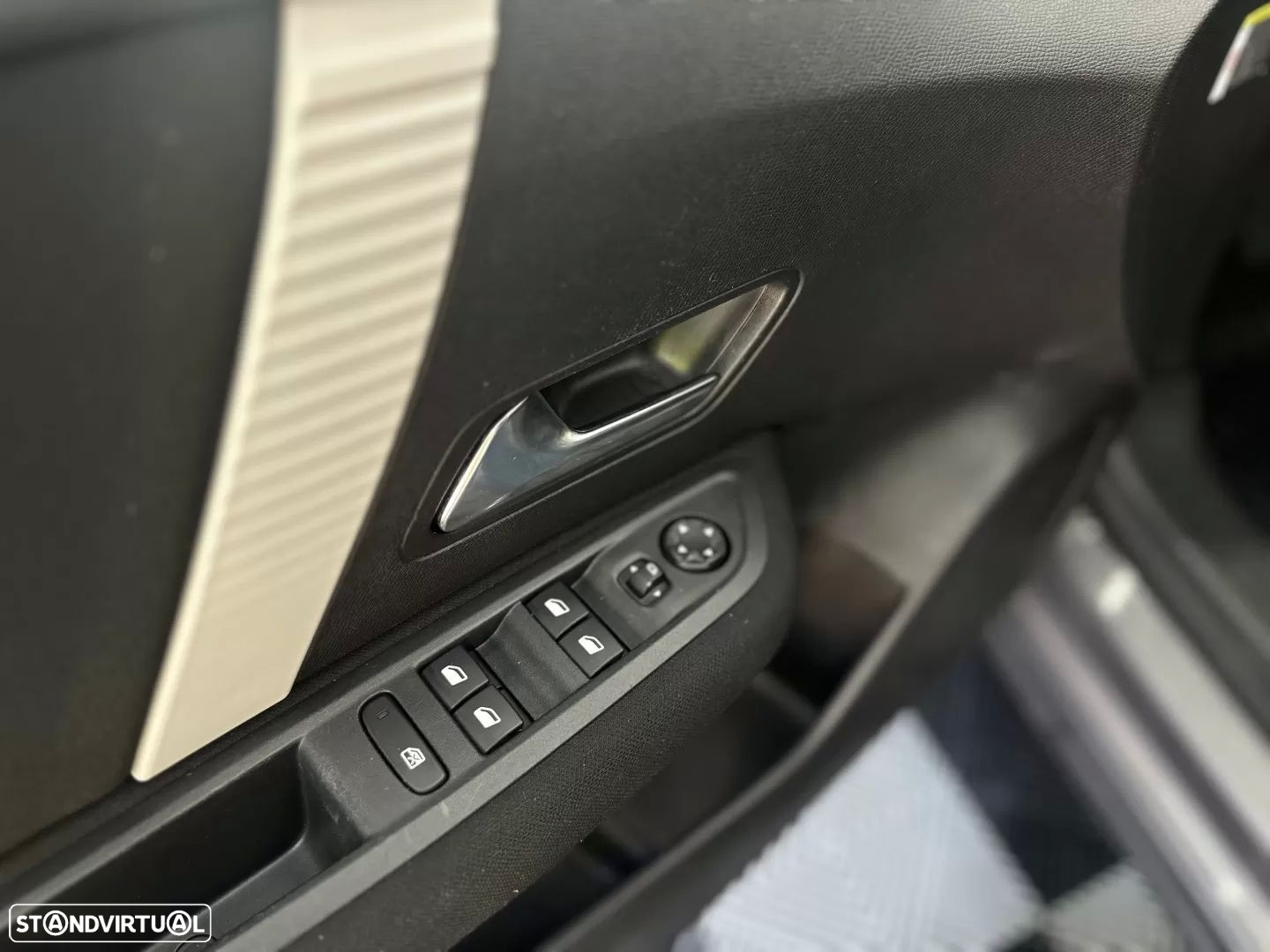 Citroën C4 1.2 PureTech Feel - 30