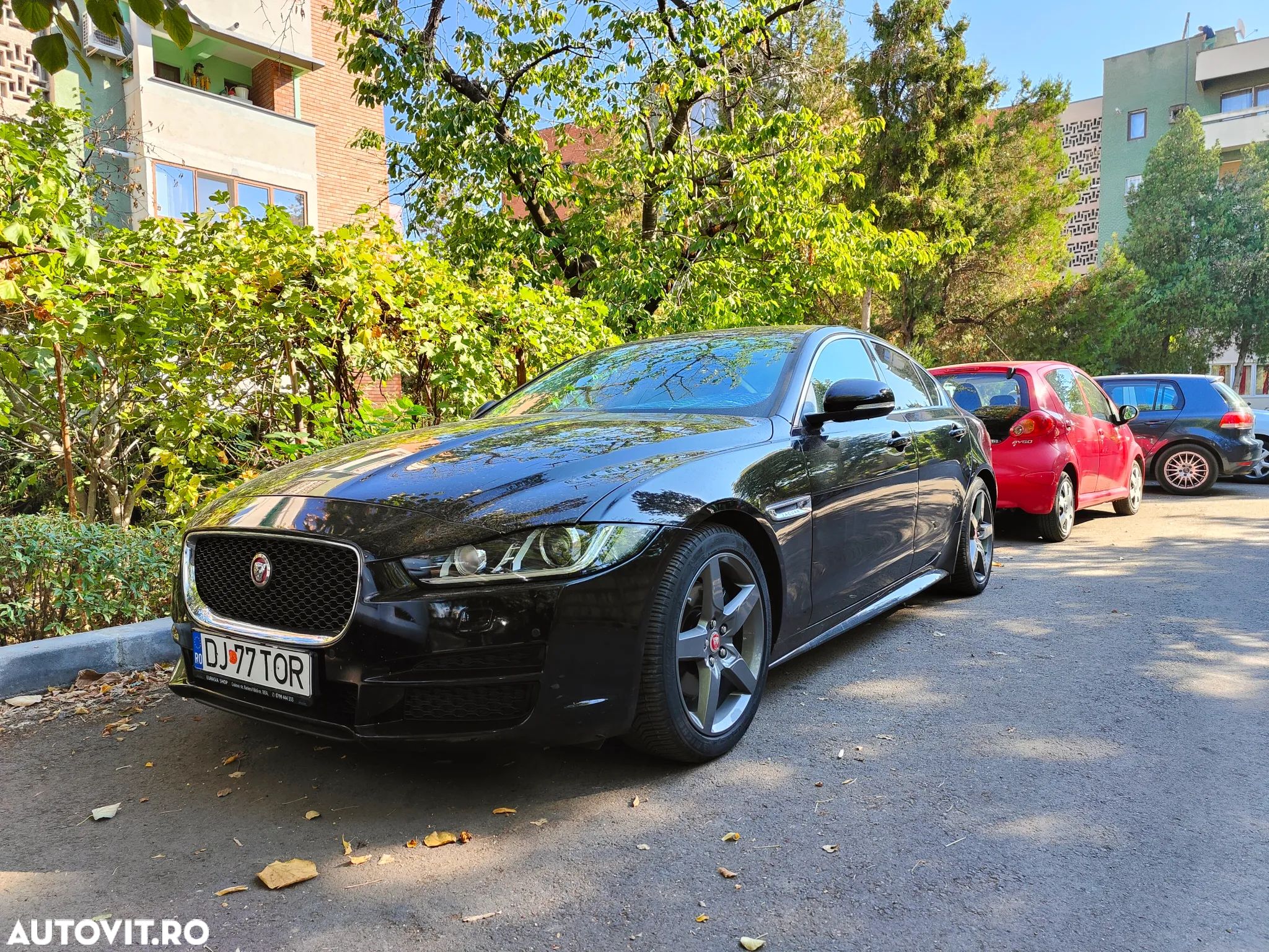 Jaguar XE 2.0 Prestige - 1
