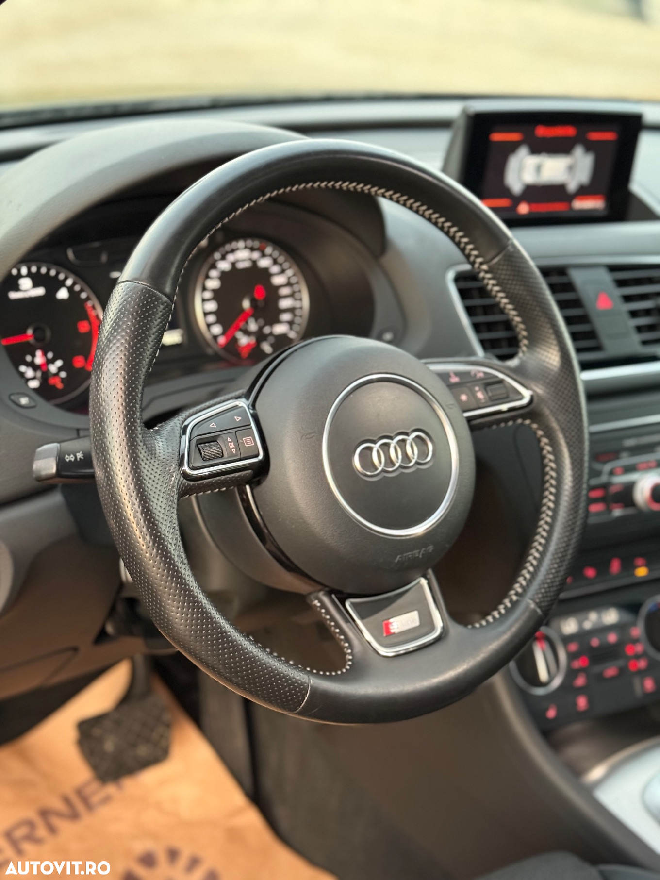 Audi Q3 2.0 TDI Quattro Stronic Sport - 11