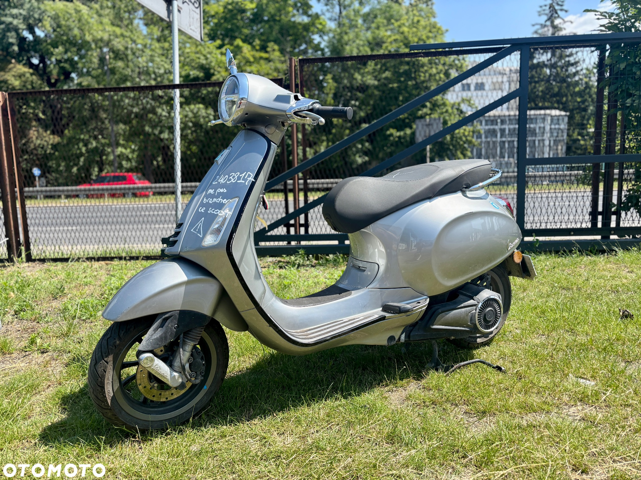 Piaggio Vespa - 2