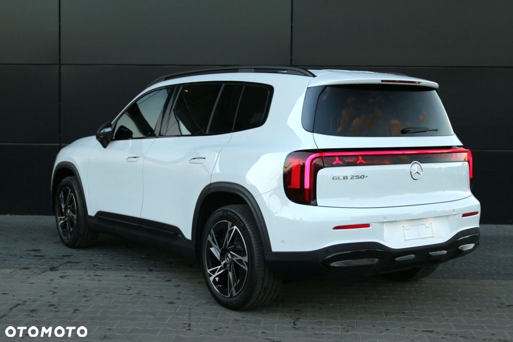 Mercedes-Benz GLB - 9