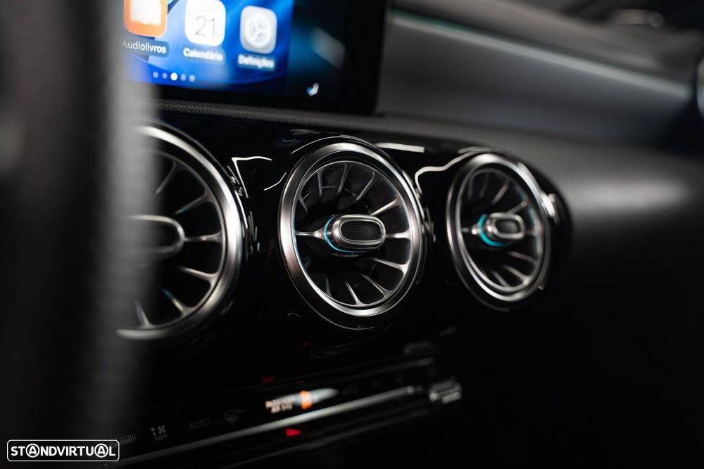Mercedes-Benz CLA 250 e 8G-DCT AMG Line - 38