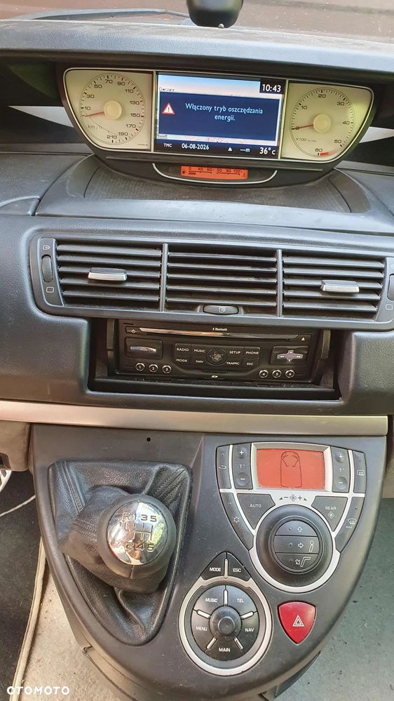 Peugeot 807 HDi 135 Active - 16