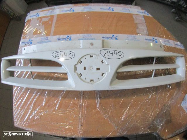 Grelha Friso 8200137047 NISSAN PRIMASTAR 2006 1.9DCI 100CV 5P BRANCO FRT GRE PC - 1