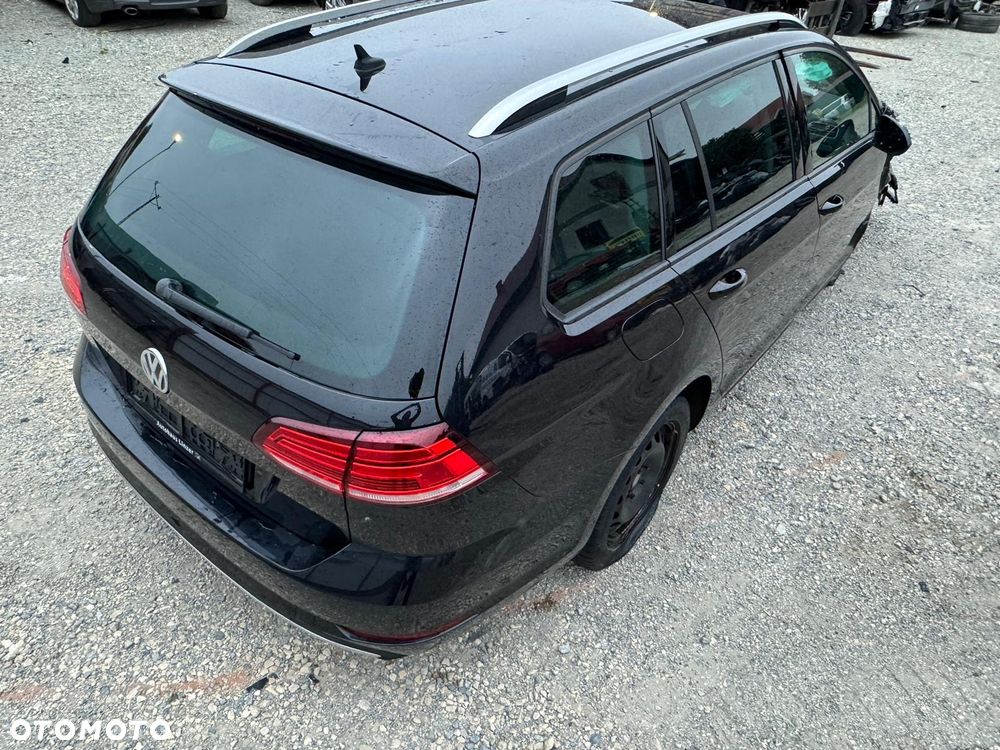 Volkswagen Golf 1.6 TDI SCR DSG Comfortline - 25