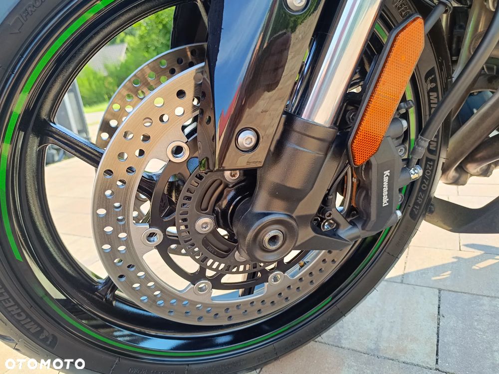 Kawasaki Ninja 1000 SX - 16