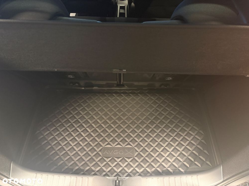 Toyota Aygo X Hybrid 1.5 Style e-CVT - 22