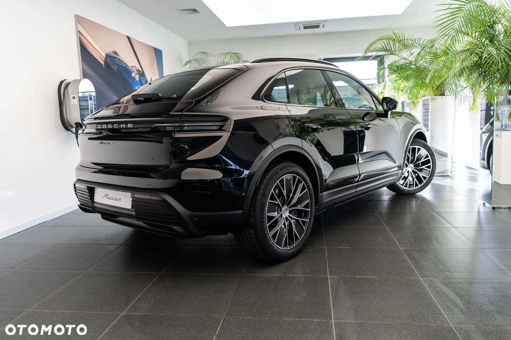 Porsche Macan - 24