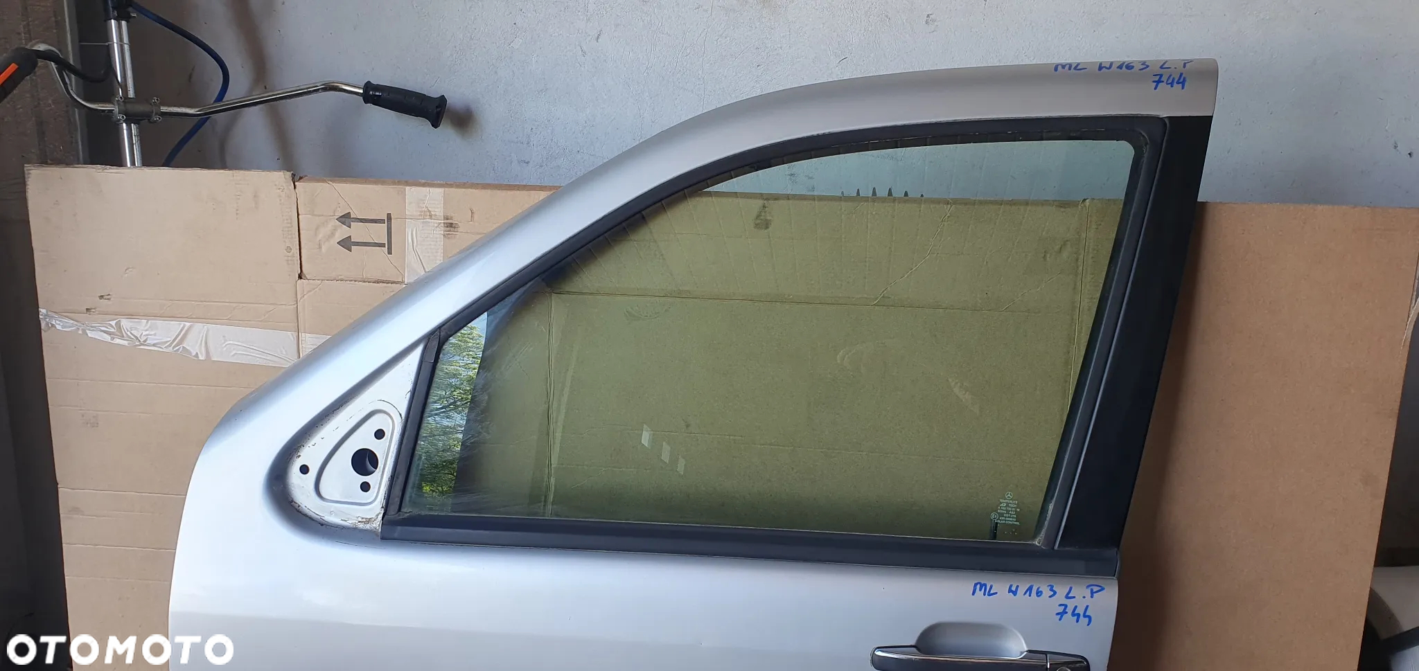 Drzwi lewy przód przednie lewe Mercedes ML W163 744 C744 - 4