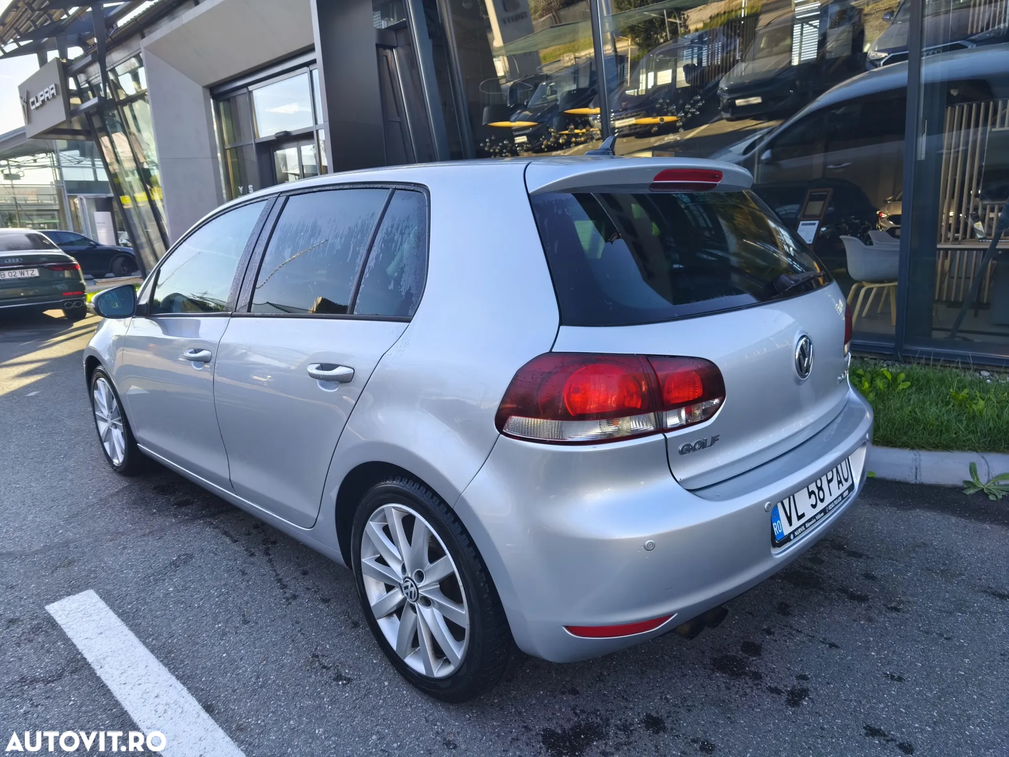 Volkswagen Golf 2.0 TDI Highline DSG - 3