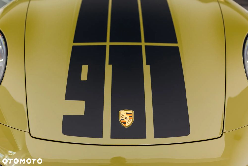 Porsche 911 Carrera T-Hybrid Spirit 70 - 17