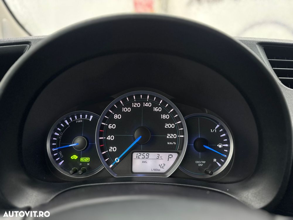 Toyota Yaris 1.5 VVT-i Lounge - 31