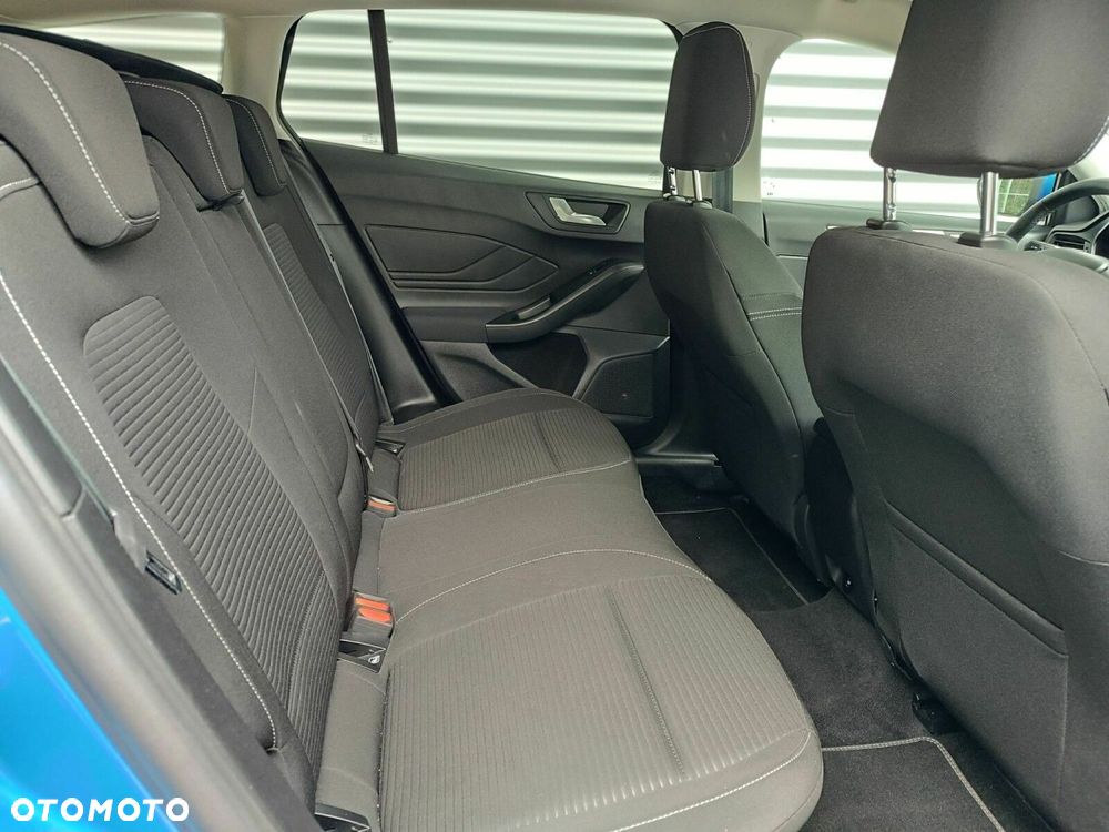 Ford Focus 1.0 EcoBoost Titanium X - 28