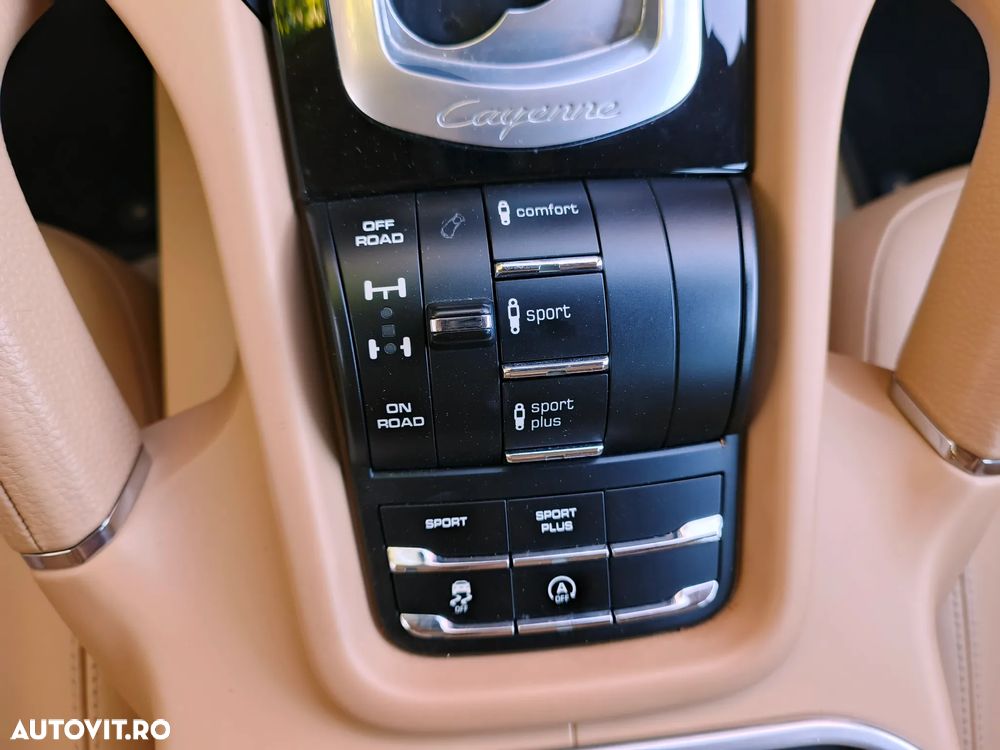 Porsche Cayenne 3.0 L - 37