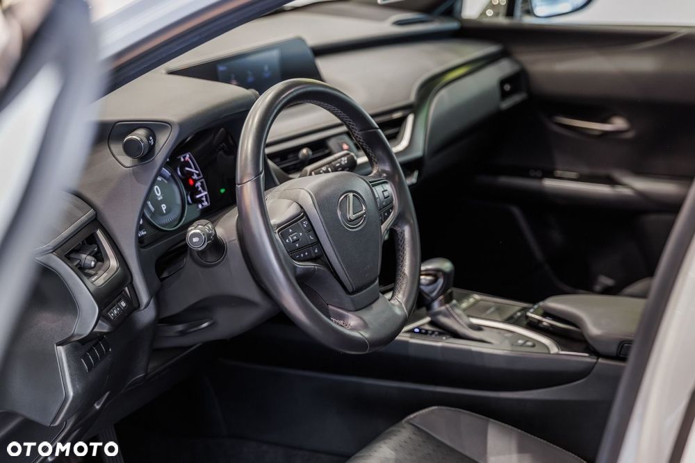 Lexus UX - 33