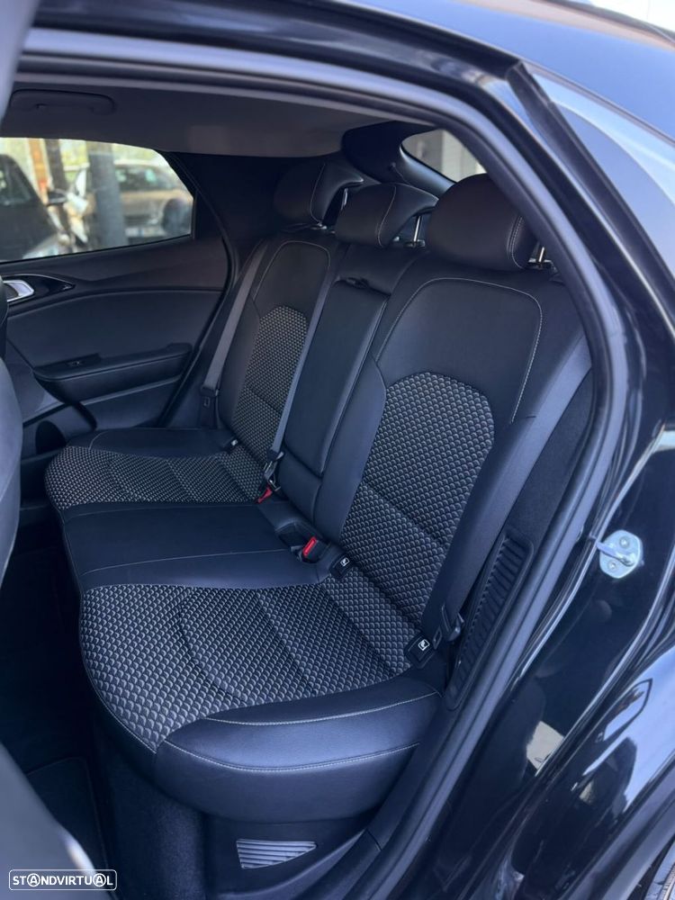 Kia XCeed 1.6 GDi PHEV Drive - 12