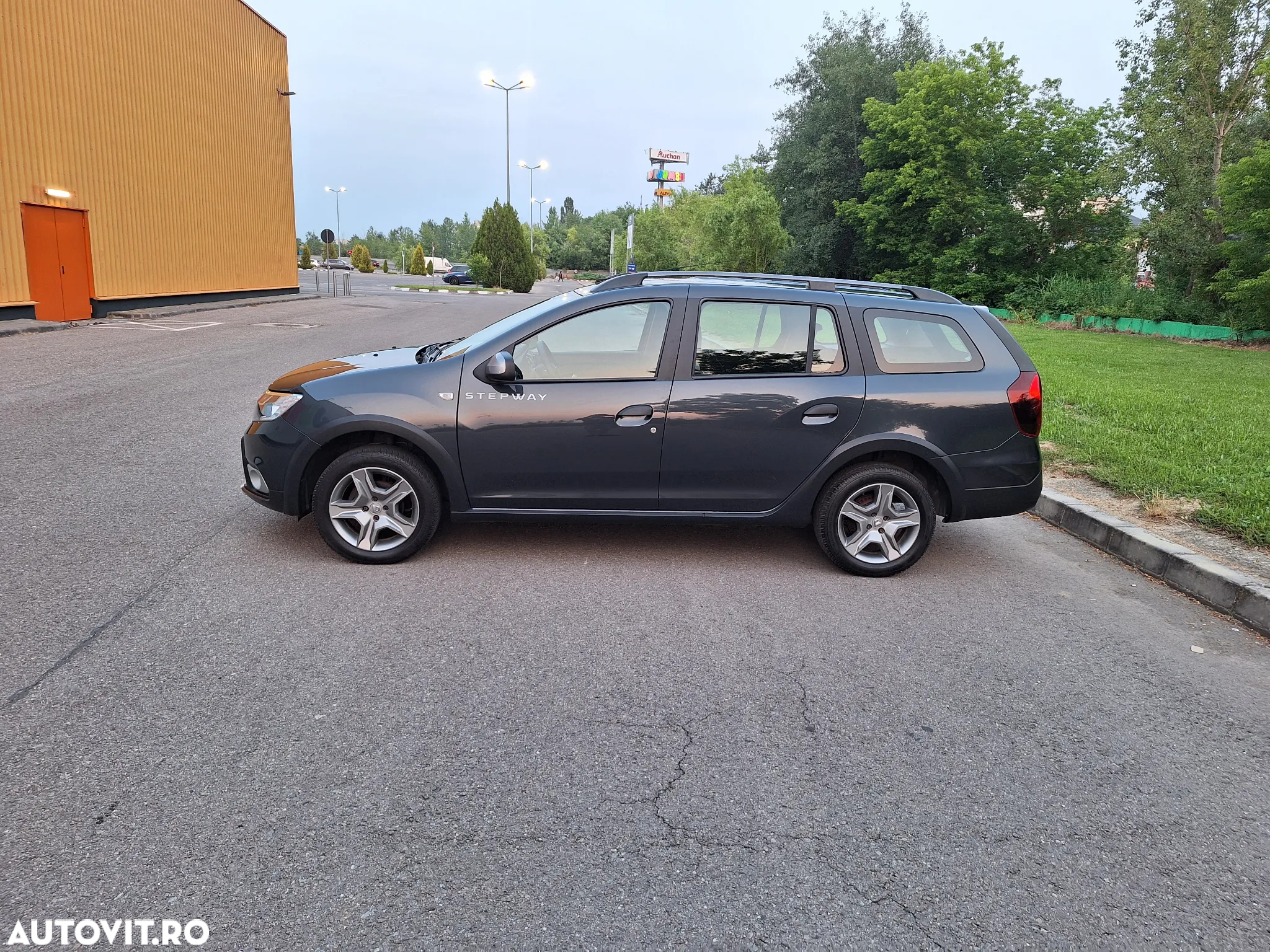 Dacia Logan Stepway 0.9 TCe - 3