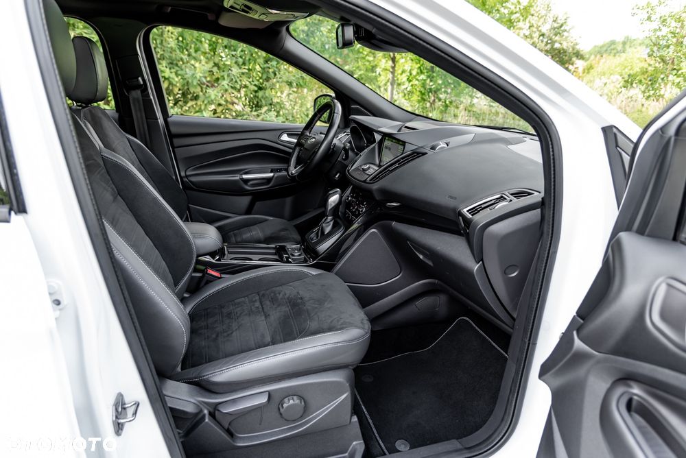 Ford Kuga 2.0 TDCi 4x4 ST-Line - 27