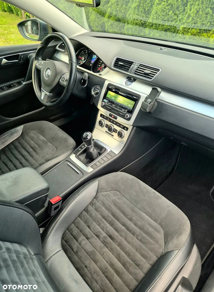 Volkswagen Passat 2.0 TDI Comfortline - 8