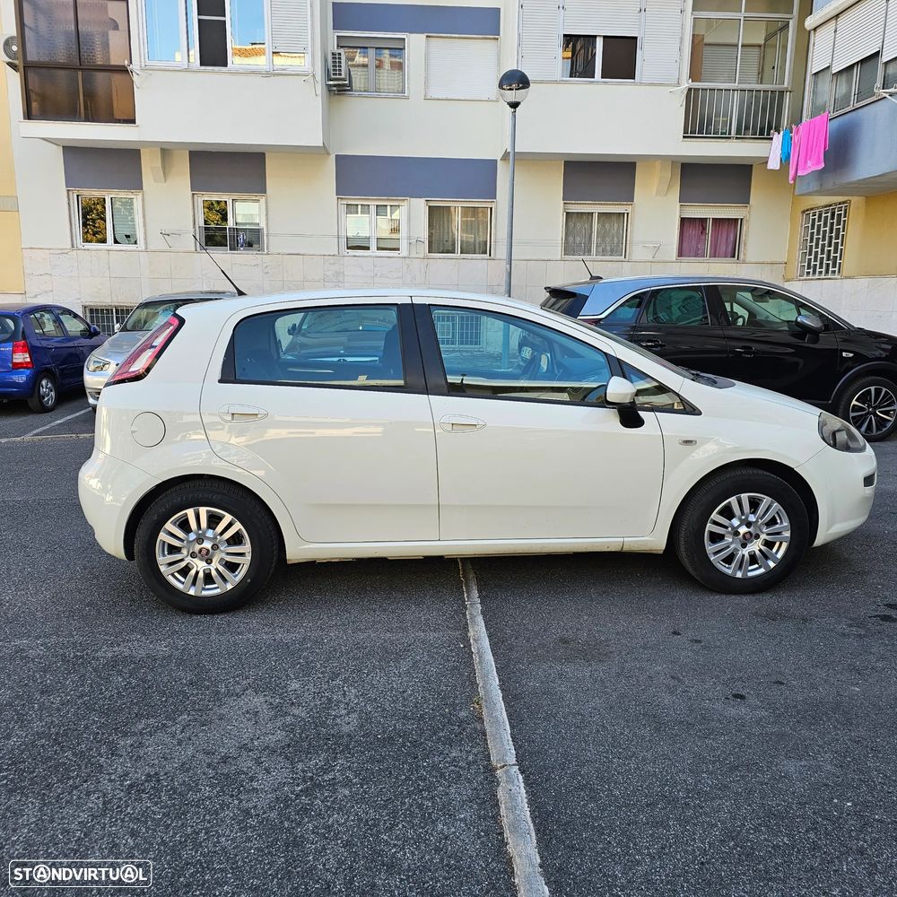 Fiat Grande Punto 2015 photo 2