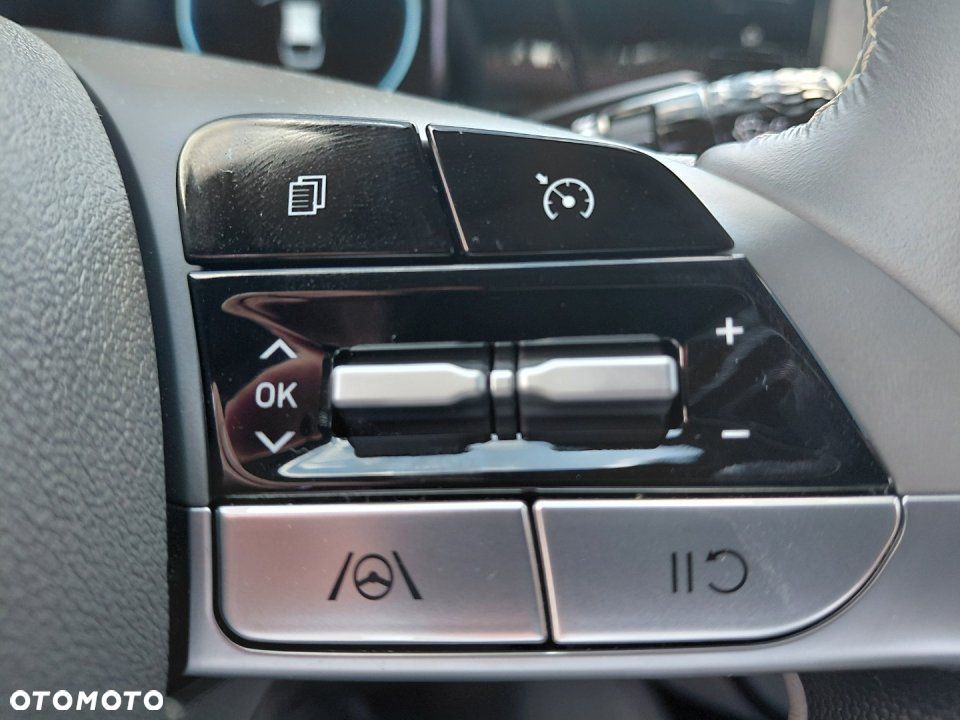 Hyundai Elantra - 25