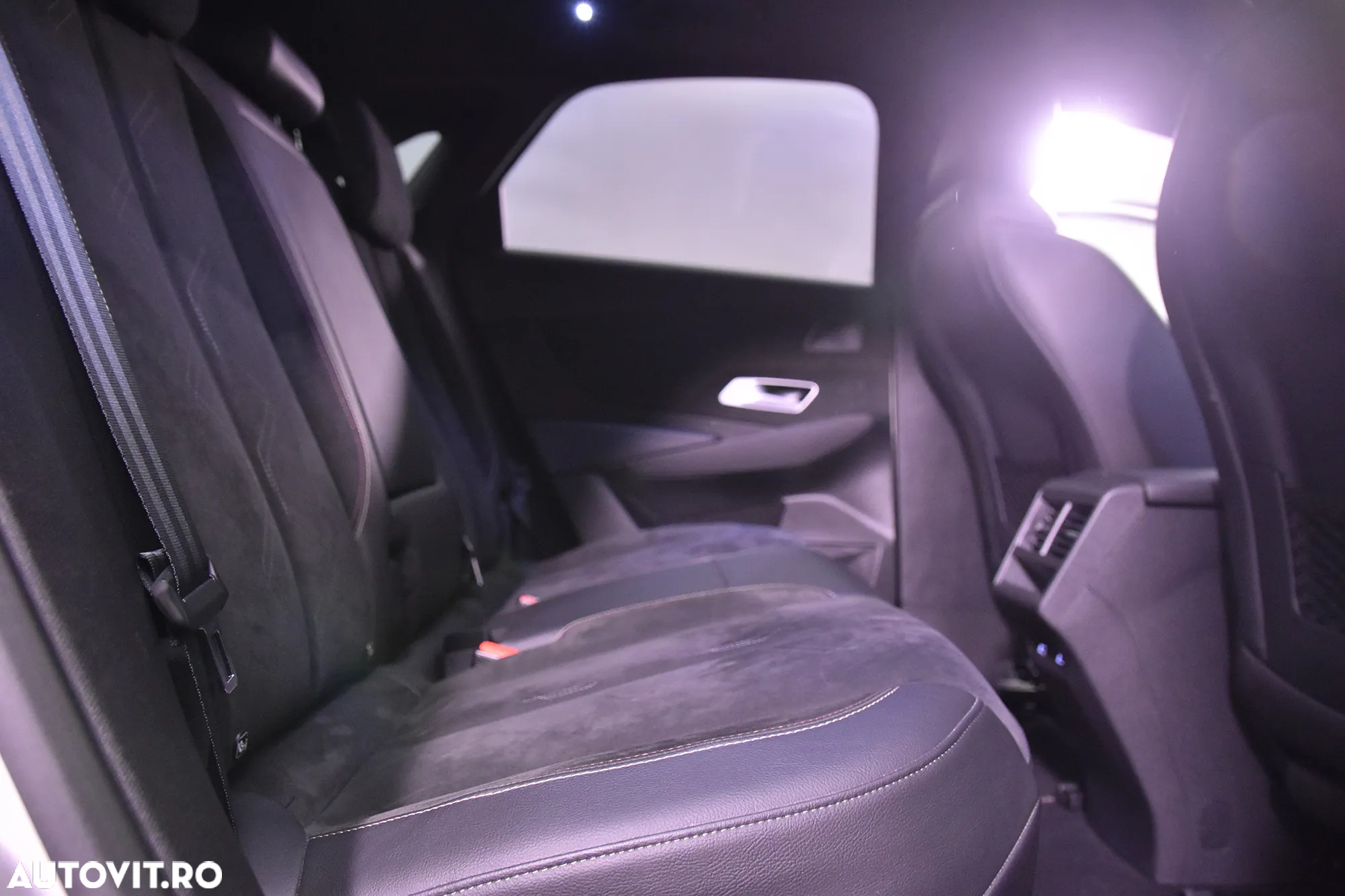 DS Automobiles DS 7 Crossback - 12