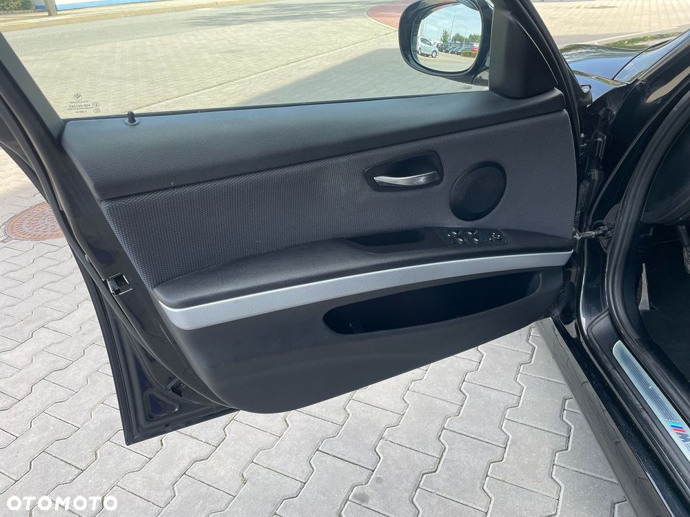BMW Seria 3 318i Edition Sport - 13