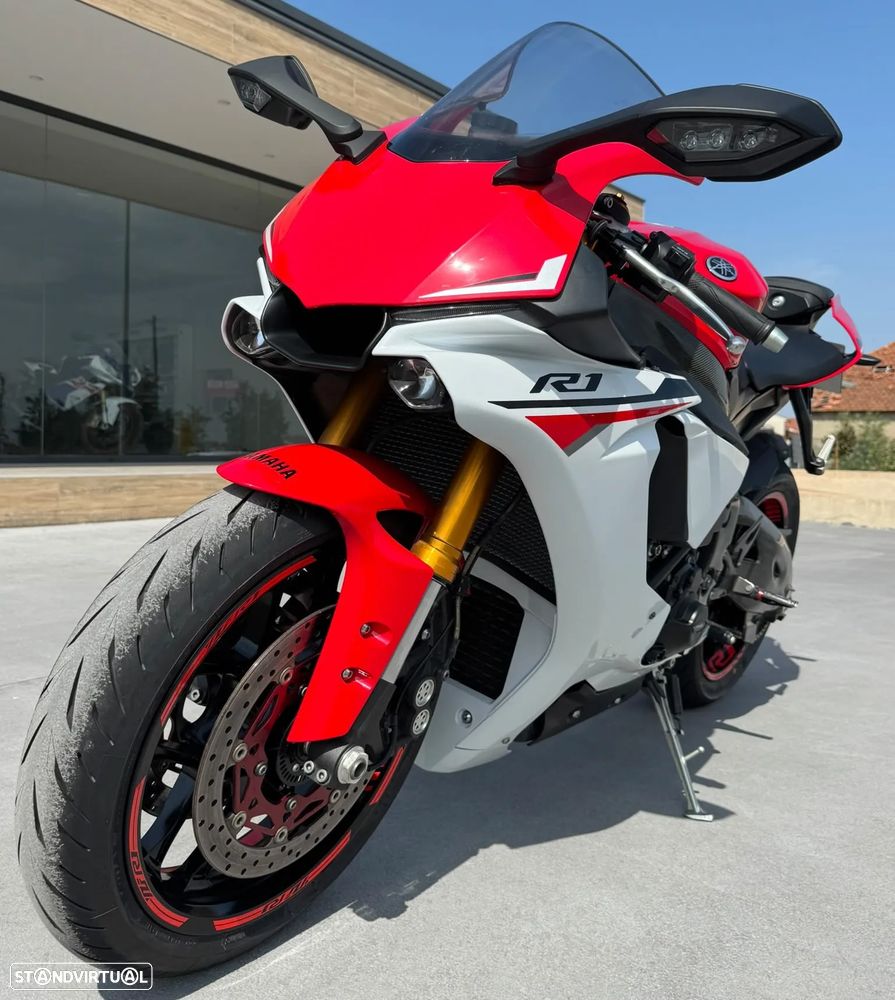 Yamaha YZF R1 - 2
