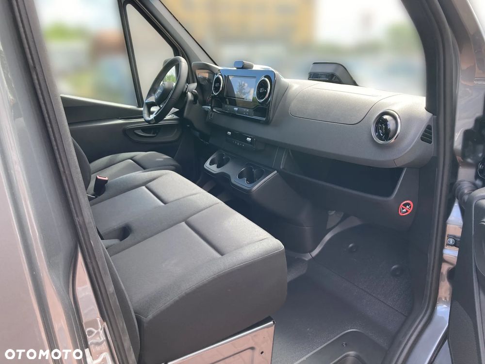Mercedes-Benz Sprinter 319cdi - 13