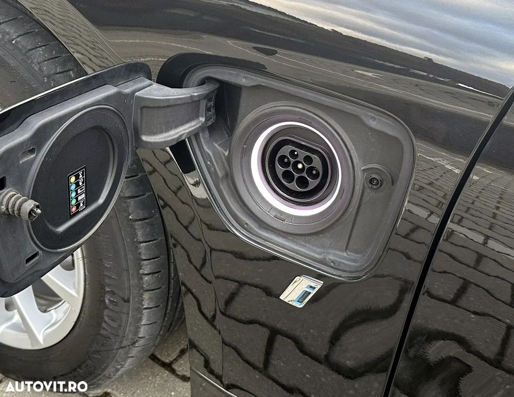 BMW Seria 3 330e iPerformance Advantage - 19