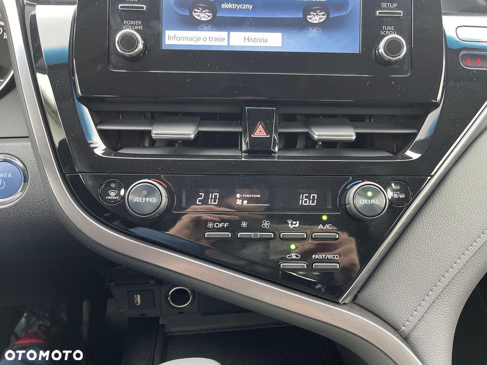 Toyota Camry - 21