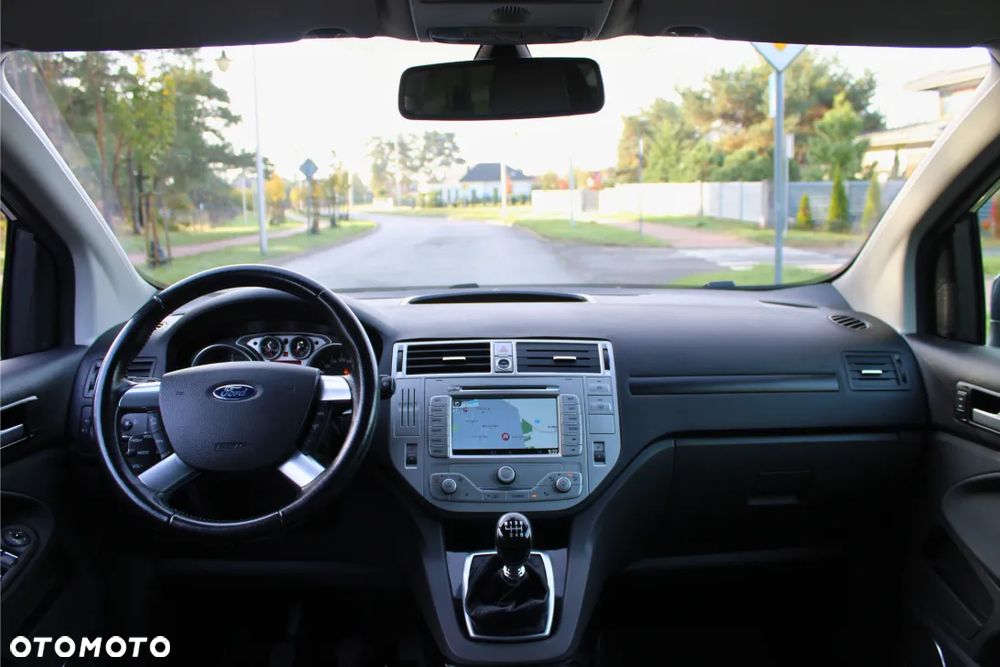 Ford Kuga 2.0 TDCi 2x4 Titanium - 27