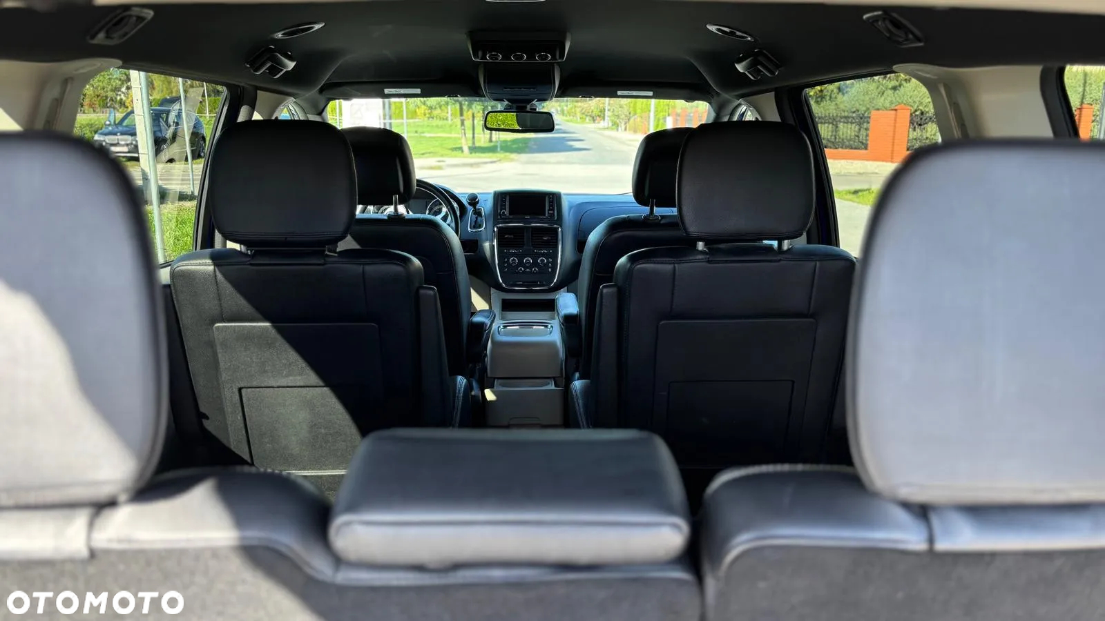Dodge Grand Caravan - 28