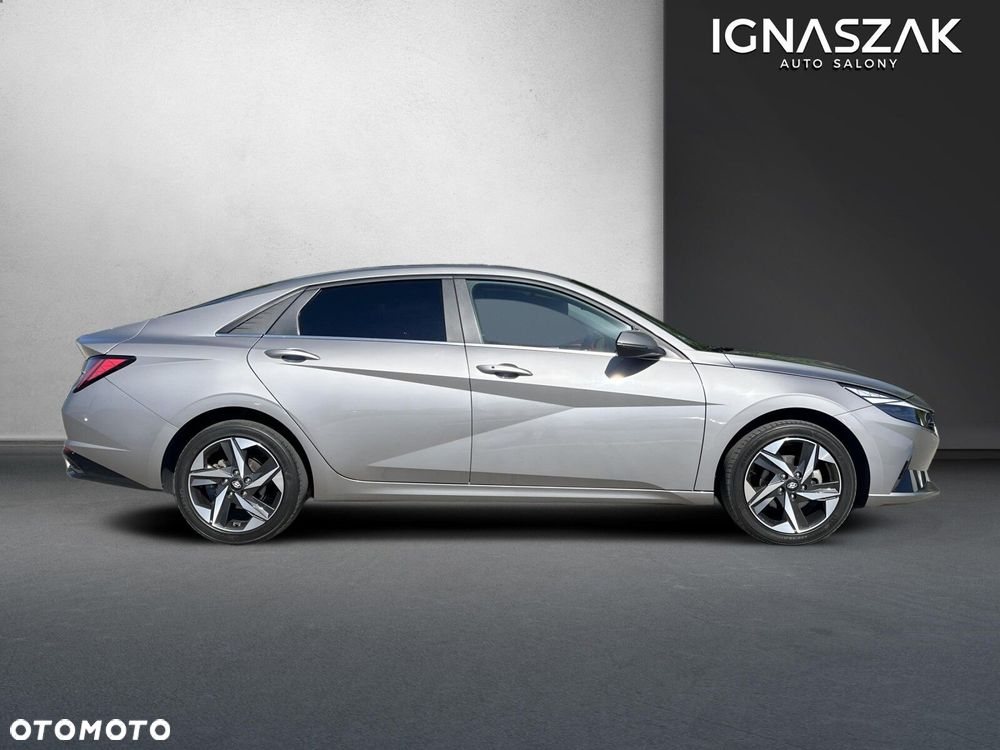 Hyundai Elantra - 7
