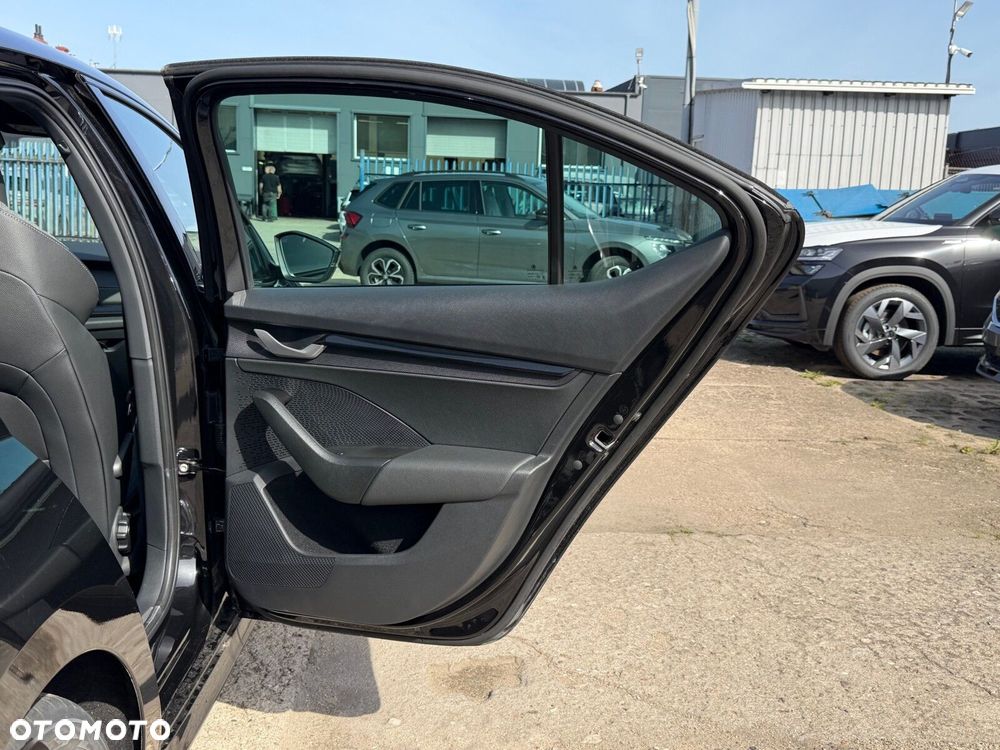 Skoda Octavia 1.5 TSI mHEV Sportline DSG - 24