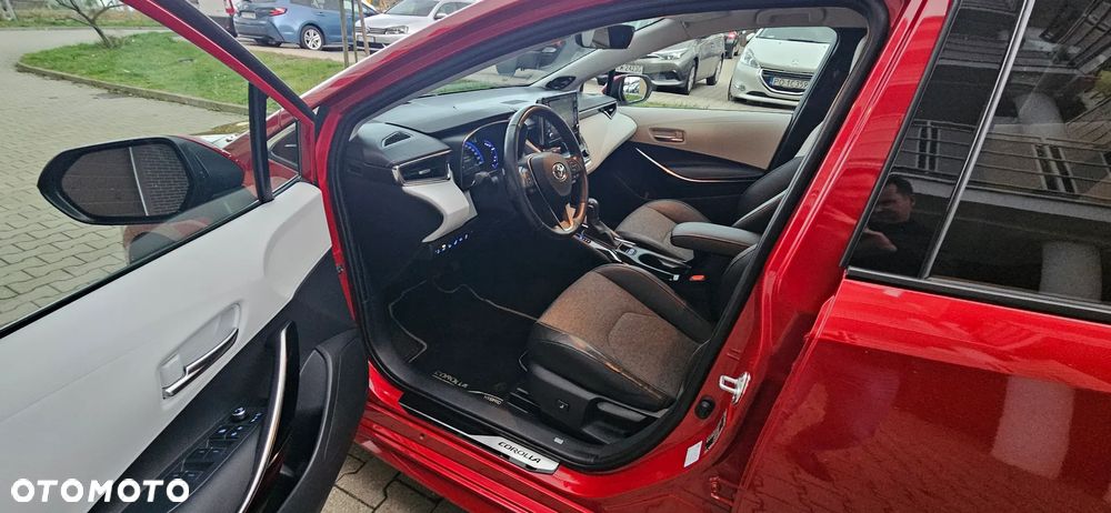 Toyota Corolla 2.0 Hybrid Executive - 8
